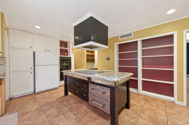 219 Cardinal Drive, Liberty, TX 77575