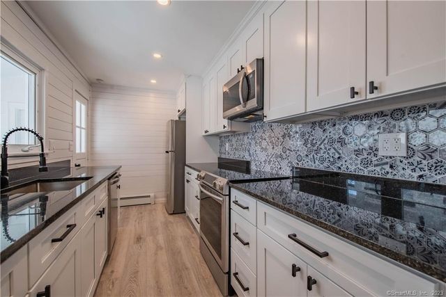 365 Woodbury Road, Watertown, CT 06795