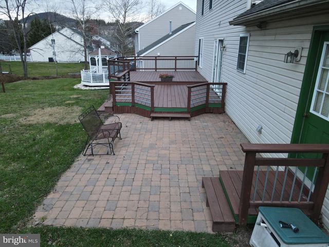 6 TAYLOR DR, Reading, PA 19606