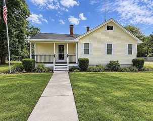57 Morton Ave., Dartmouth, MA 02747