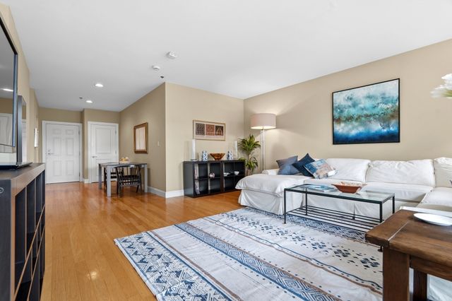 1723 Washington St 410, Boston, MA 02118