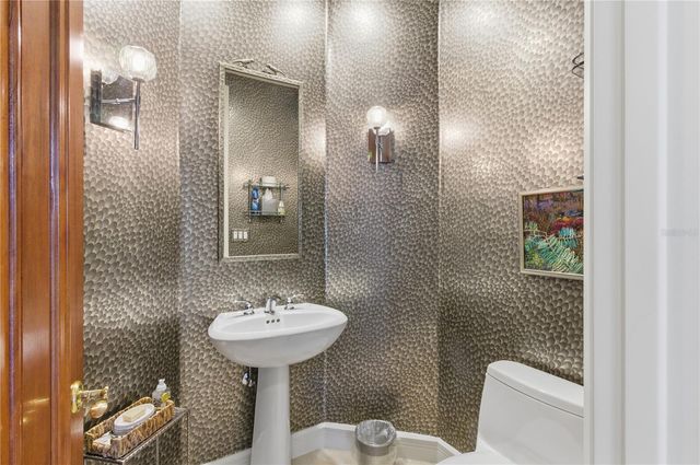 350 GULF OF MEXICO DRIVE 219, Longboat Key, FL 34228