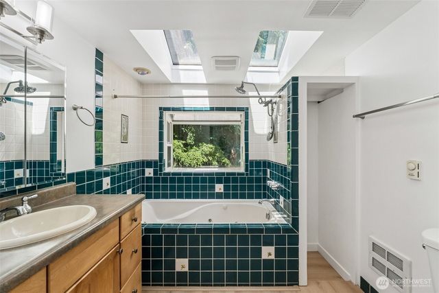 7629 236th Street SW, Edmonds, WA 98026