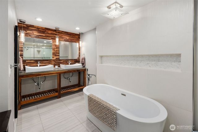 12702 214th Avenue Ct E, Bonney Lake, WA 98391