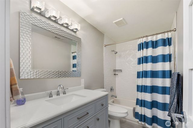 12702 214th Avenue Ct E, Bonney Lake, WA 98391