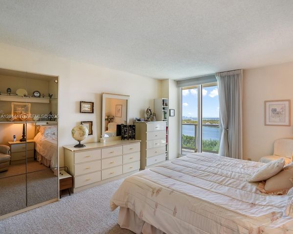 100 Bayview Dr 1620, Sunny Isles Beach, FL 33160