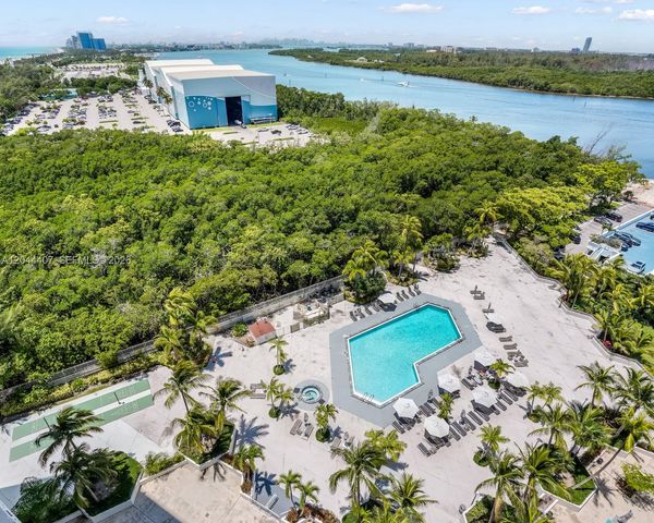 100 Bayview Dr 1620, Sunny Isles Beach, FL 33160