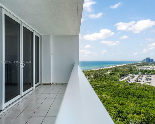 100 Bayview Dr 1620, Sunny Isles Beach, FL 33160