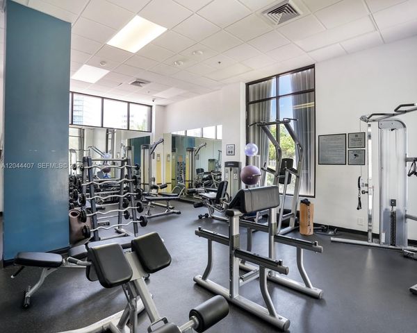 100 Bayview Dr 1620, Sunny Isles Beach, FL 33160