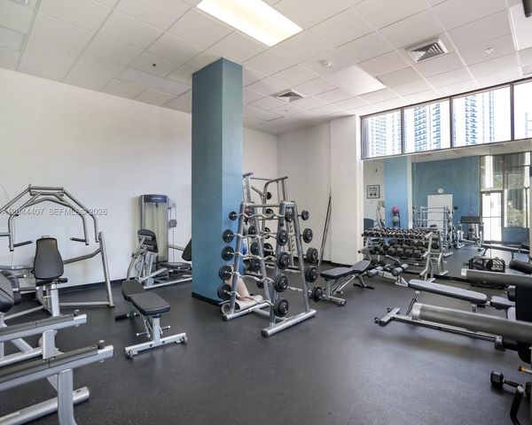 100 Bayview Dr 1620, Sunny Isles Beach, FL 33160