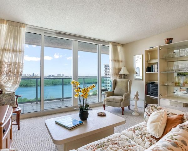 100 Bayview Dr 1620, Sunny Isles Beach, FL 33160