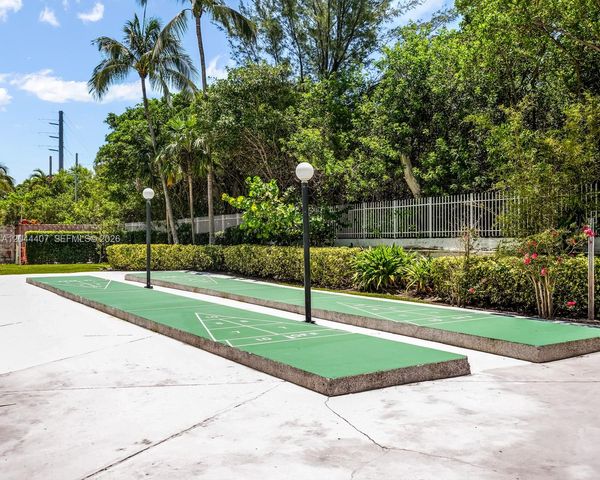 100 Bayview Dr 1620, Sunny Isles Beach, FL 33160