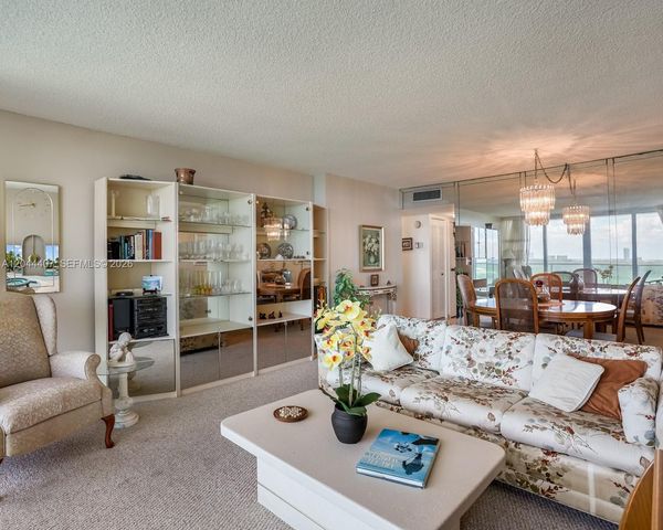 100 Bayview Dr 1620, Sunny Isles Beach, FL 33160