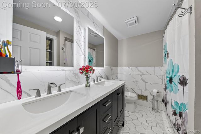 5890 Chickadee Lane, Independence Charter Township, MI 48346