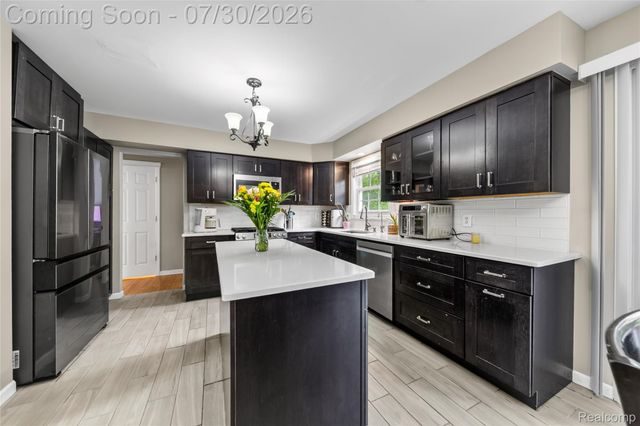 5890 Chickadee Lane, Independence Charter Township, MI 48346