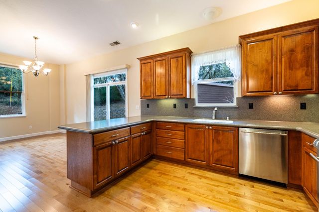 18777 S Sugar Pine Dr, Pine Grove, CA 95665