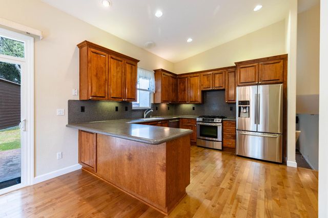 18777 S Sugar Pine Dr, Pine Grove, CA 95665