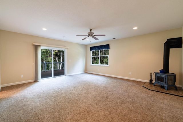 18777 S Sugar Pine Dr, Pine Grove, CA 95665