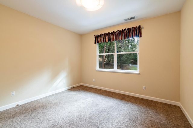 18777 S Sugar Pine Dr, Pine Grove, CA 95665