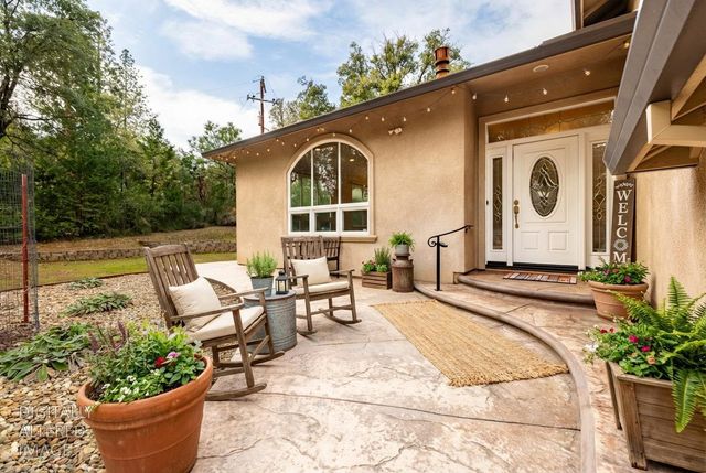 18777 S Sugar Pine Dr, Pine Grove, CA 95665