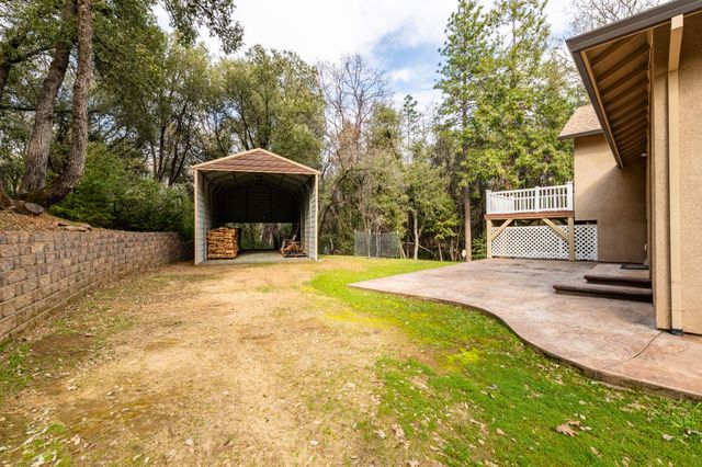 18777 S Sugar Pine Dr, Pine Grove, CA 95665