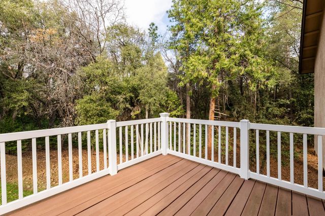 18777 S Sugar Pine Dr, Pine Grove, CA 95665