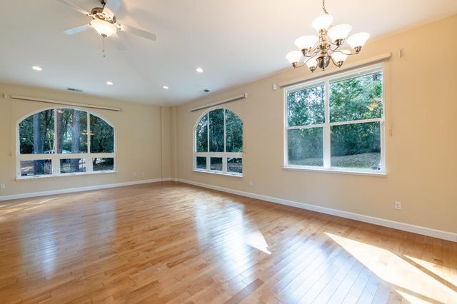 18777 S Sugar Pine Dr, Pine Grove, CA 95665