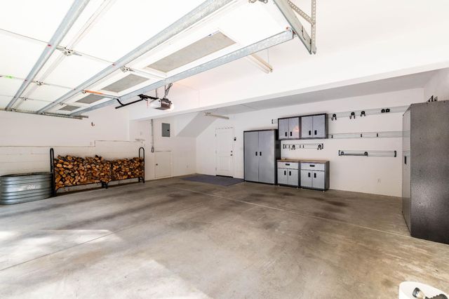 18777 S Sugar Pine Dr, Pine Grove, CA 95665