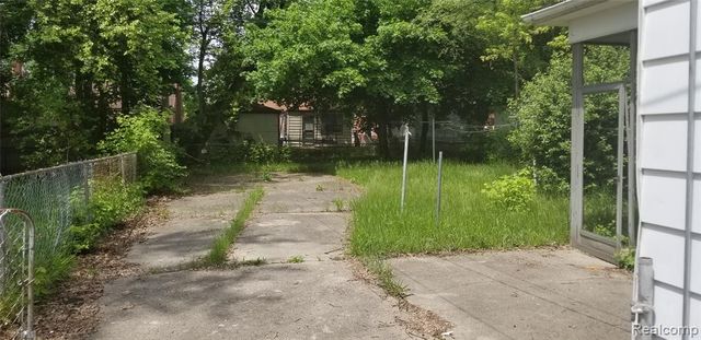20083 Chapel Street, Detroit, MI 48219