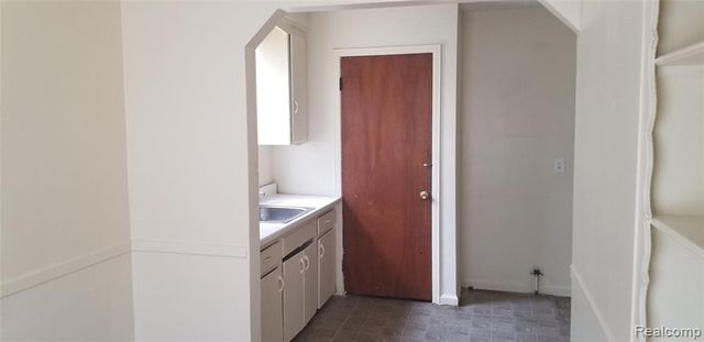 20083 Chapel Street, Detroit, MI 48219