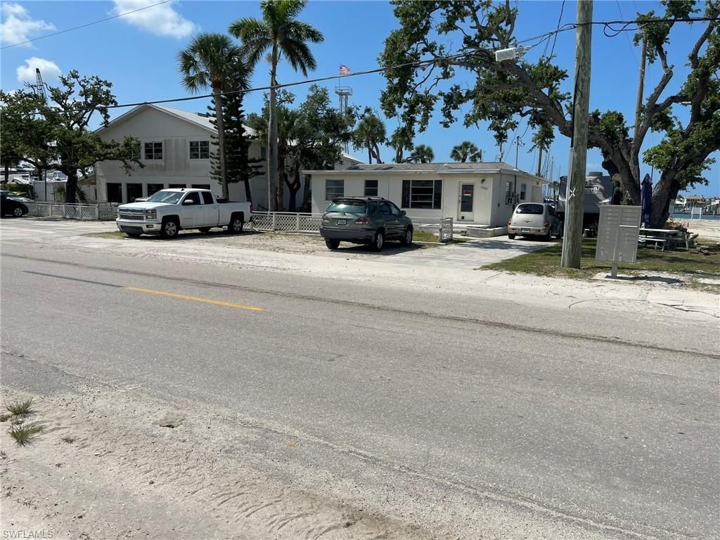 1120 Main ST, FORT MYERS BEACH, FL 33931 — photo 3