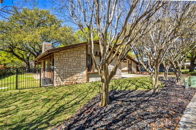 15721 mapleview, Dallas, TX 75248