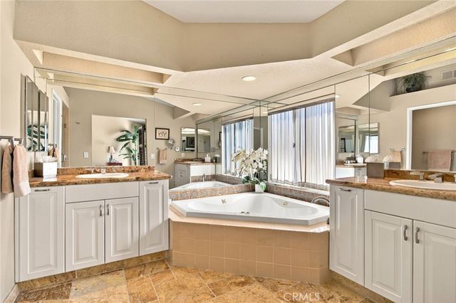 684 Vista Lago Circle N, Palm Desert, CA 92211