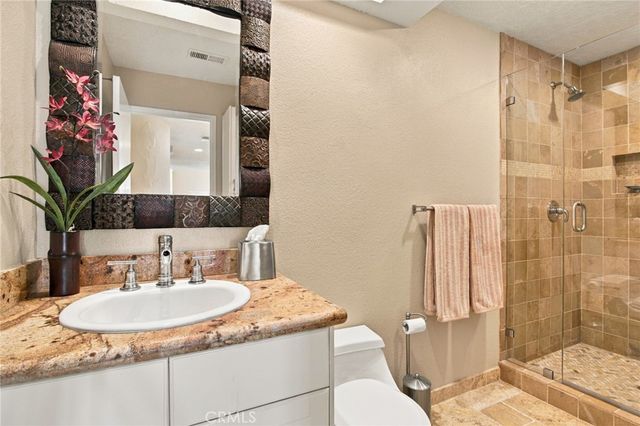 684 Vista Lago Circle N, Palm Desert, CA 92211