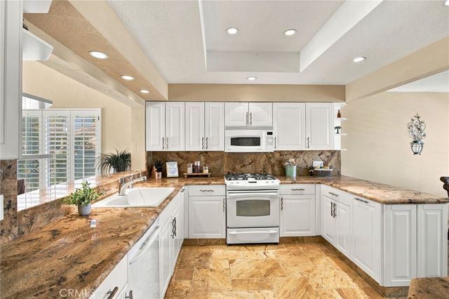 684 Vista Lago Circle N, Palm Desert, CA 92211