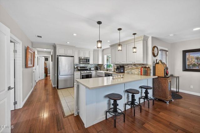 98 Mountain View Street, Oak View, CA 93022