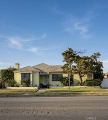 8826 S Van Ness, Los Angeles, CA 90047