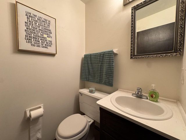 2330 S Brookside PARKWAY, New Berlin, WI 53151
