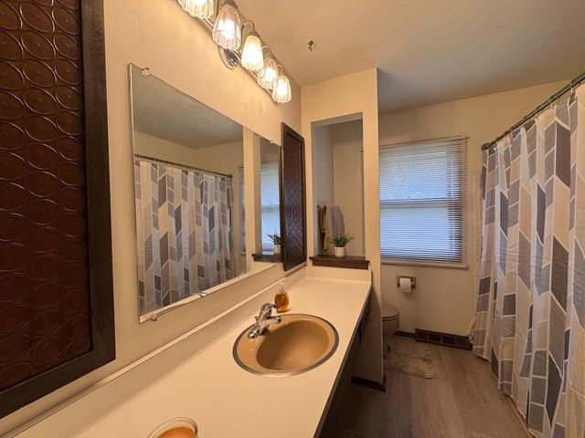 2330 S Brookside PARKWAY, New Berlin, WI 53151