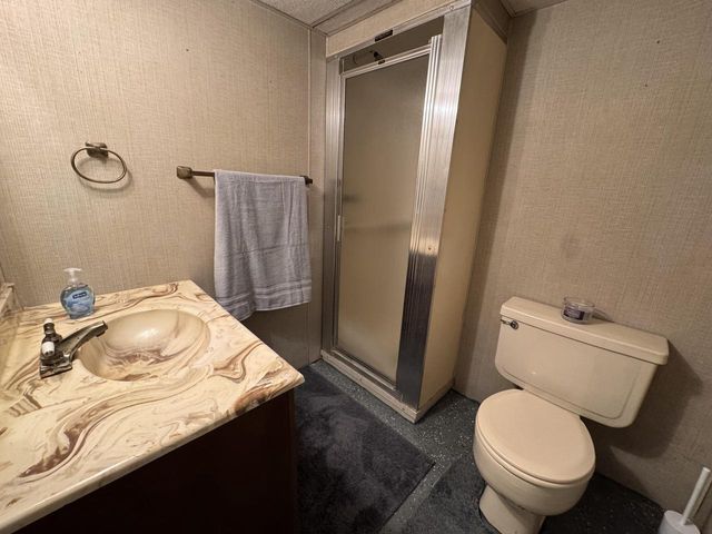 2330 S Brookside PARKWAY, New Berlin, WI 53151