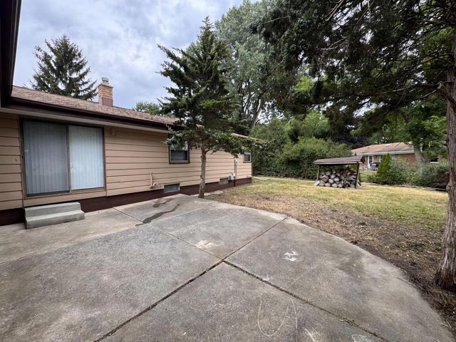 2330 S Brookside PARKWAY, New Berlin, WI 53151