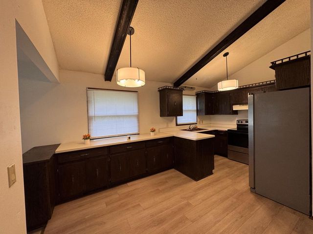 2330 S Brookside PARKWAY, New Berlin, WI 53151