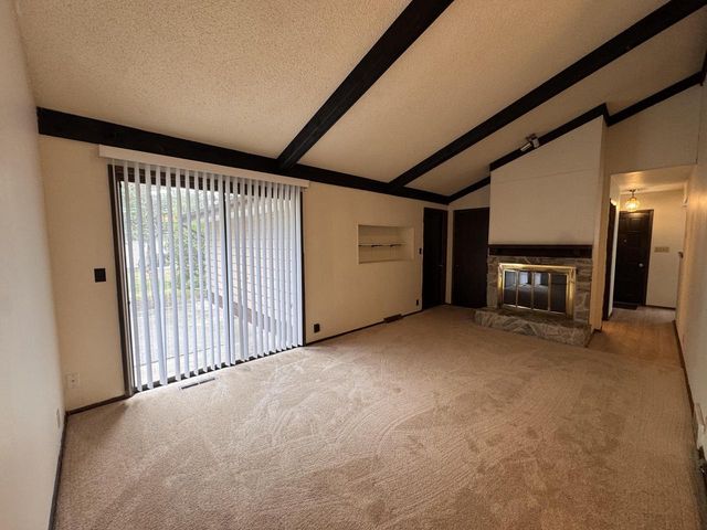 2330 S Brookside PARKWAY, New Berlin, WI 53151