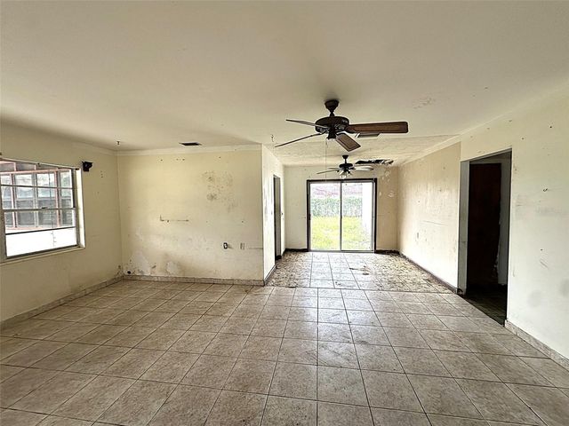 2722 W OAK STREET, Kissimmee, FL 34741