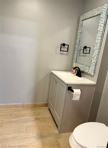 1146 S Long Lake Boulevard, Lake Orion, MI 48362