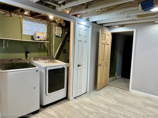 1146 S Long Lake Boulevard, Lake Orion, MI 48362