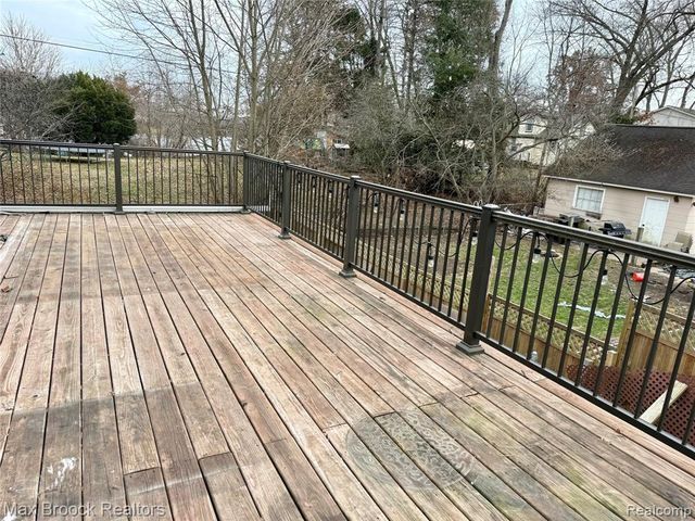 1146 S Long Lake Boulevard, Lake Orion, MI 48362