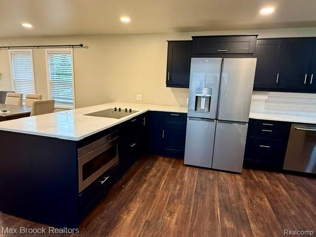 1146 S Long Lake Boulevard, Lake Orion, MI 48362