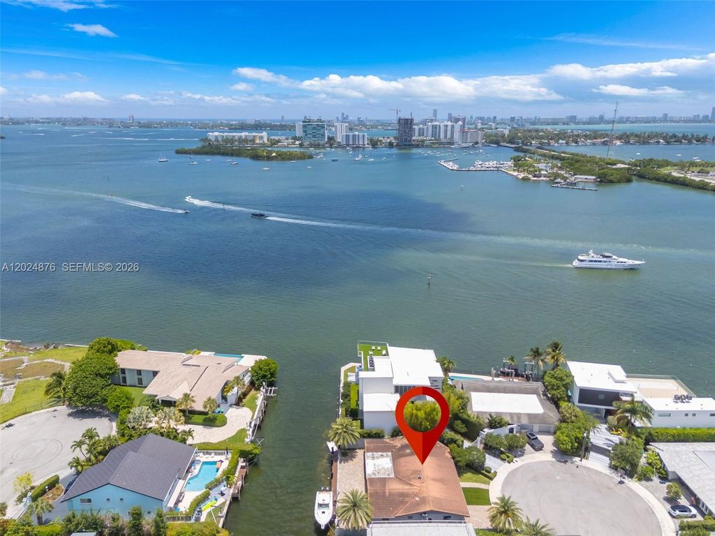 1261 NE 82nd St, Miami, FL 33138