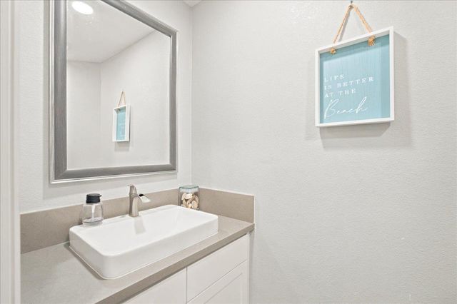 6715 Ashington Way, Elk Grove, CA 95758